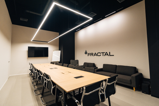 Переговорна Fractal Hub